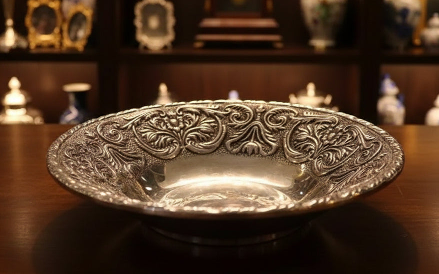 Wilton Armetale William and Mary Serving Bowl
